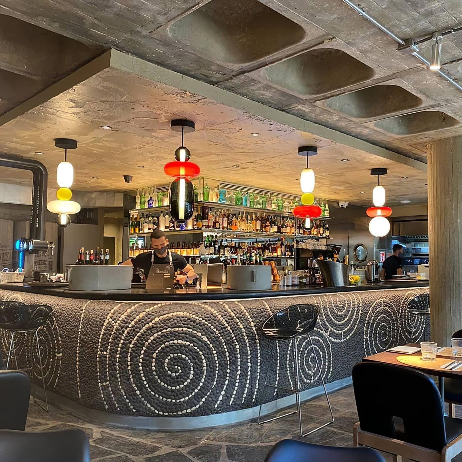 TOTEM - ZENDUCE - Model A ∅ ∅ 6.3″ x H 19.7″ / Dia 16cm x H 50cm / Warm Light