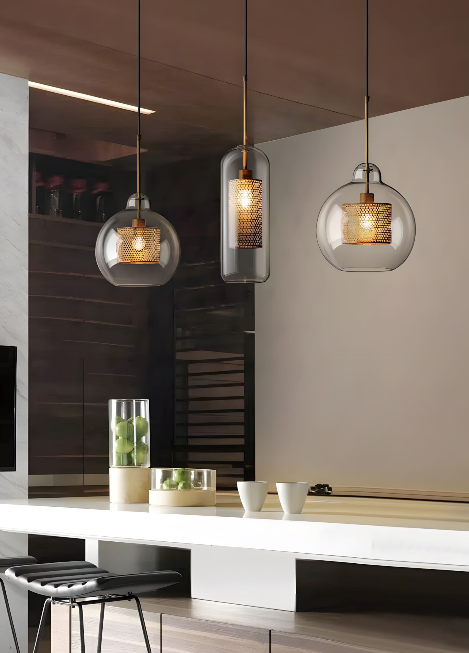CHISWICK - ZENDUCE - SizeA: Dia 20cm x H 18cm /∅ 7.9″ x H7.1″ / Clear / Silver