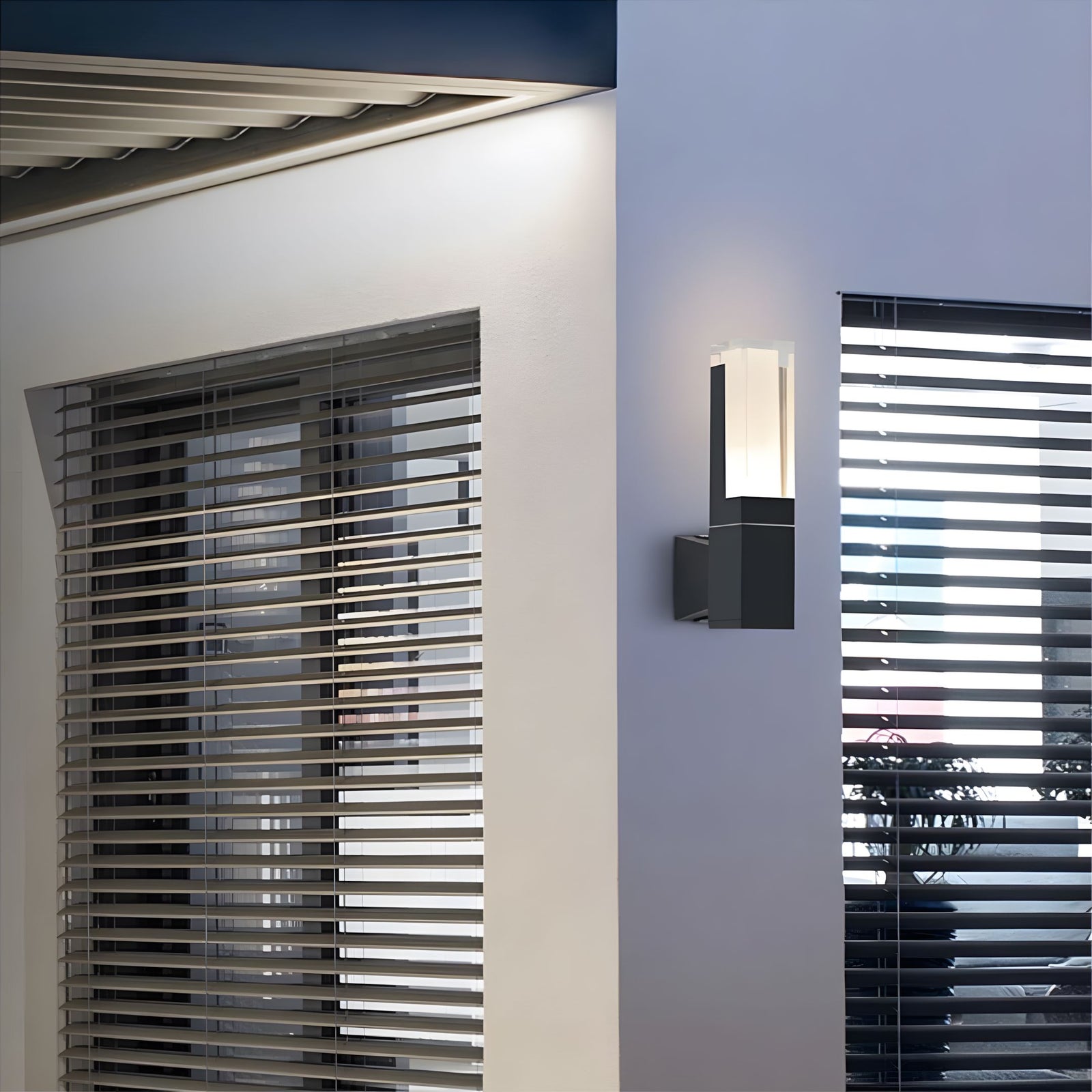 ELOURA-Sleek Aluminum Wall Fixture-ZENDUCE