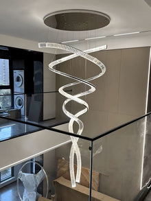 HELIX - ZENDUCE - Dia 31.5″ x H 90.1″ / Dia 80cm x H 230cm / Stainless steel & Clear crystal / Warm Light