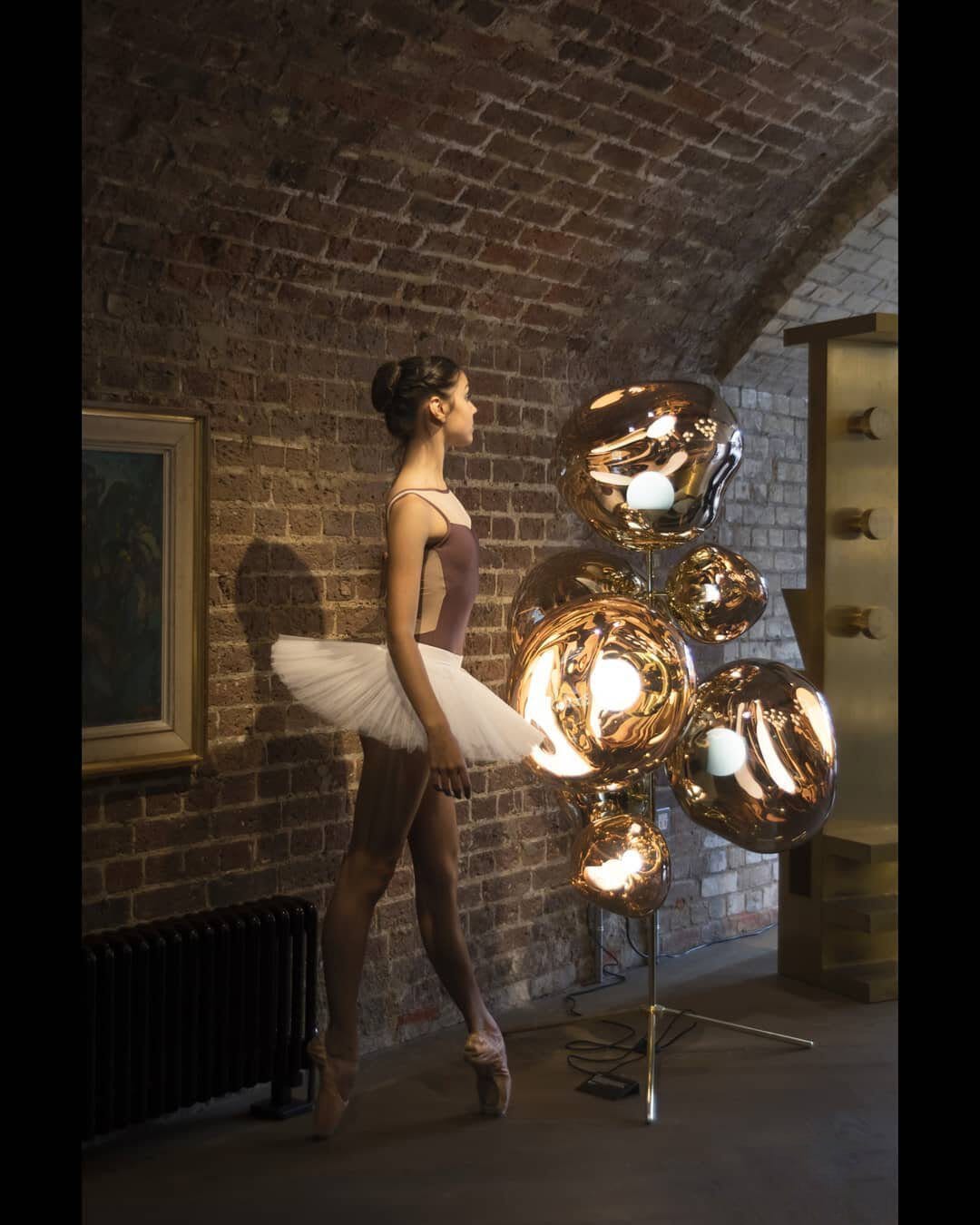 LAVA (FLOOR) - ZENDUCE - Single - D14.9″ x H 57.1″ / Silver / US Plug