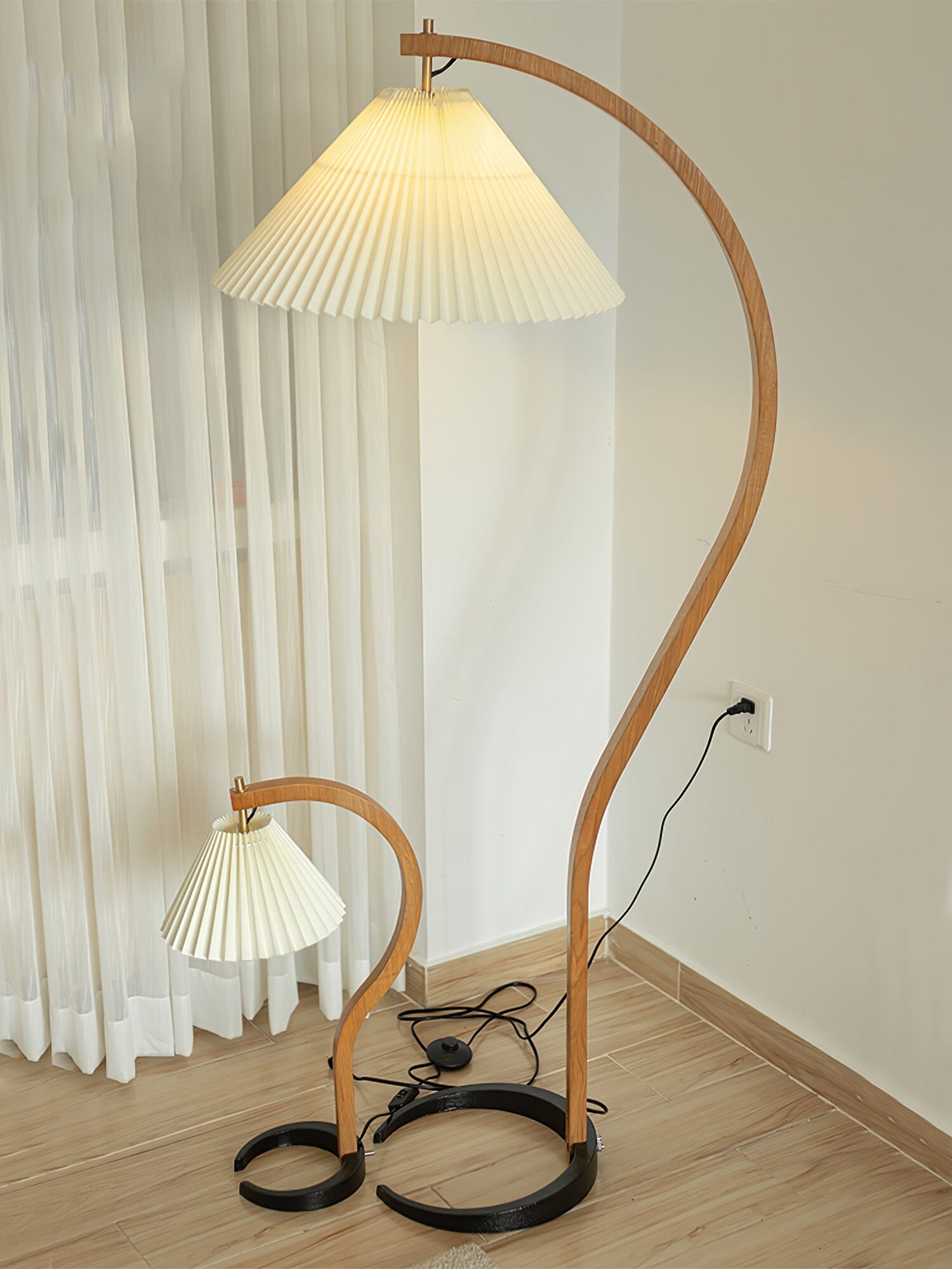 VIREX-Wooden Floor Lamp-ZENDUCE