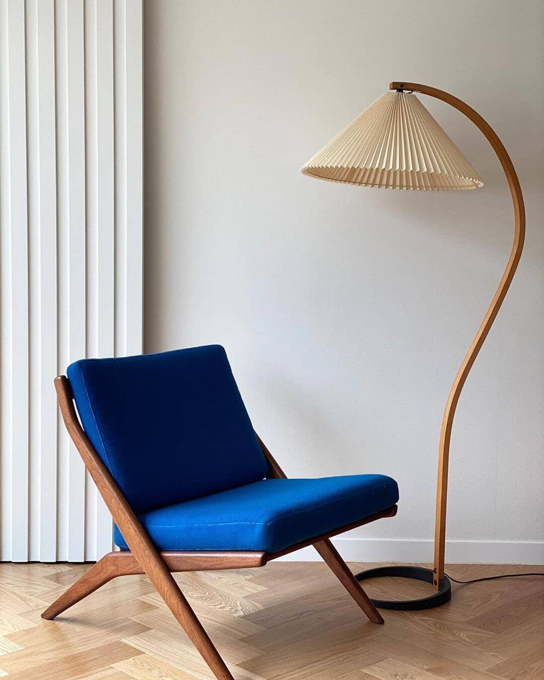 VIREX-Wooden Floor Lamp-ZENDUCE