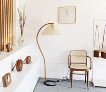 VIREX-Wooden Floor Lamp-ZENDUCE