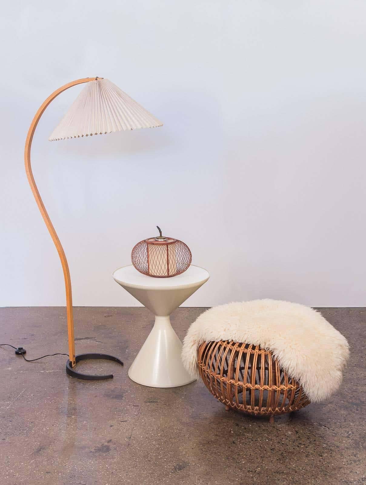 VIREX-Wooden Floor Lamp-ZENDUCE