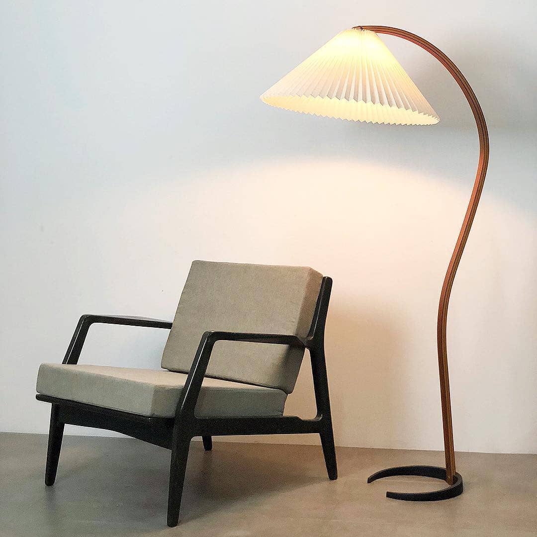 VIREX-Wooden Floor Lamp-ZENDUCE