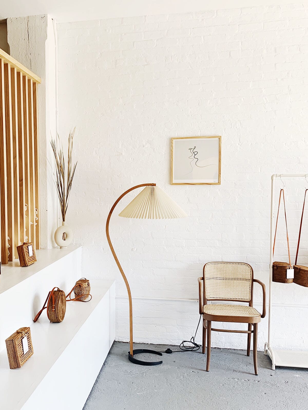 VIREX-Wooden Floor Lamp-ZENDUCE